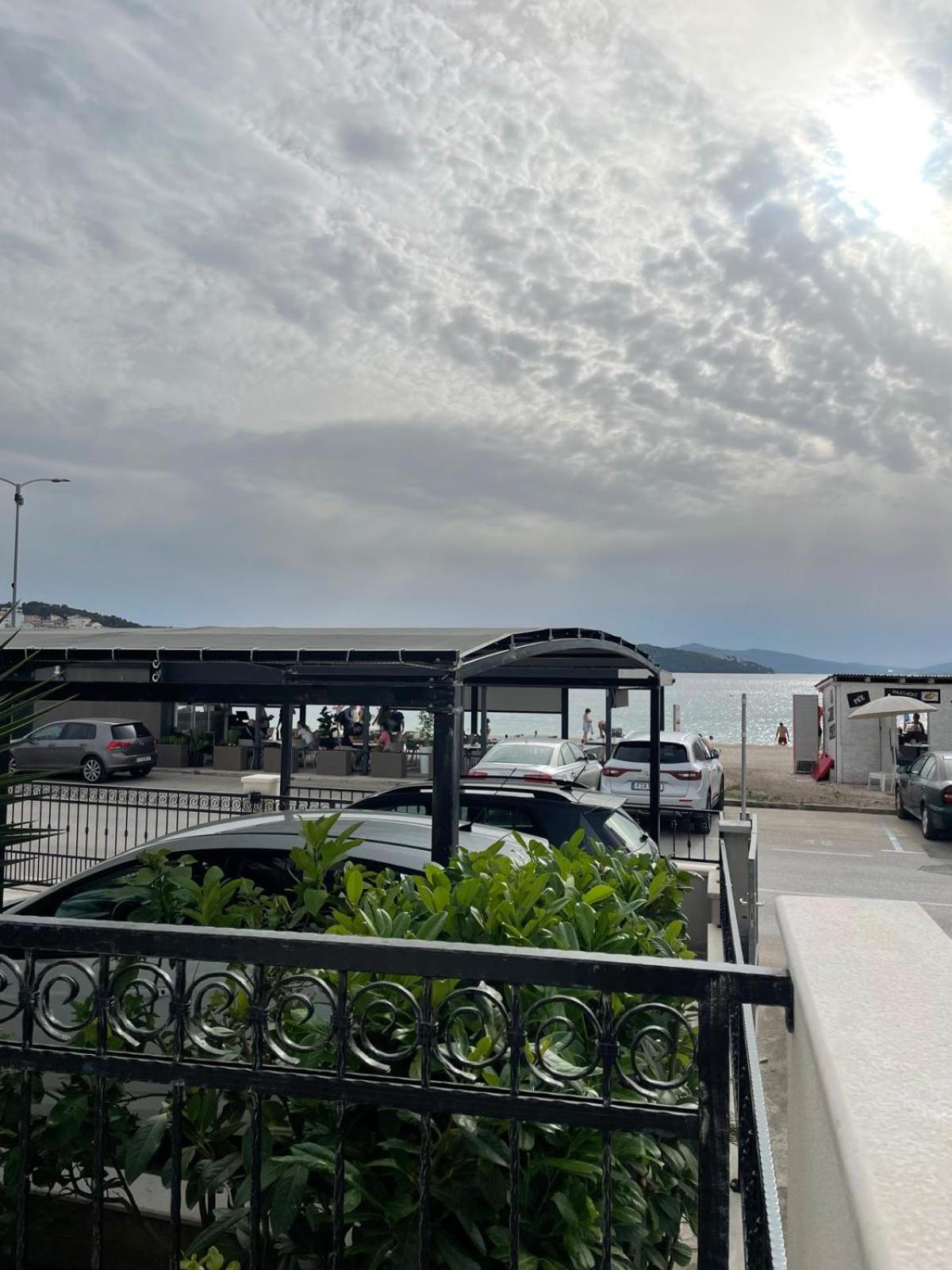 Apartment Sea&Sun Trogir Bagian luar foto
